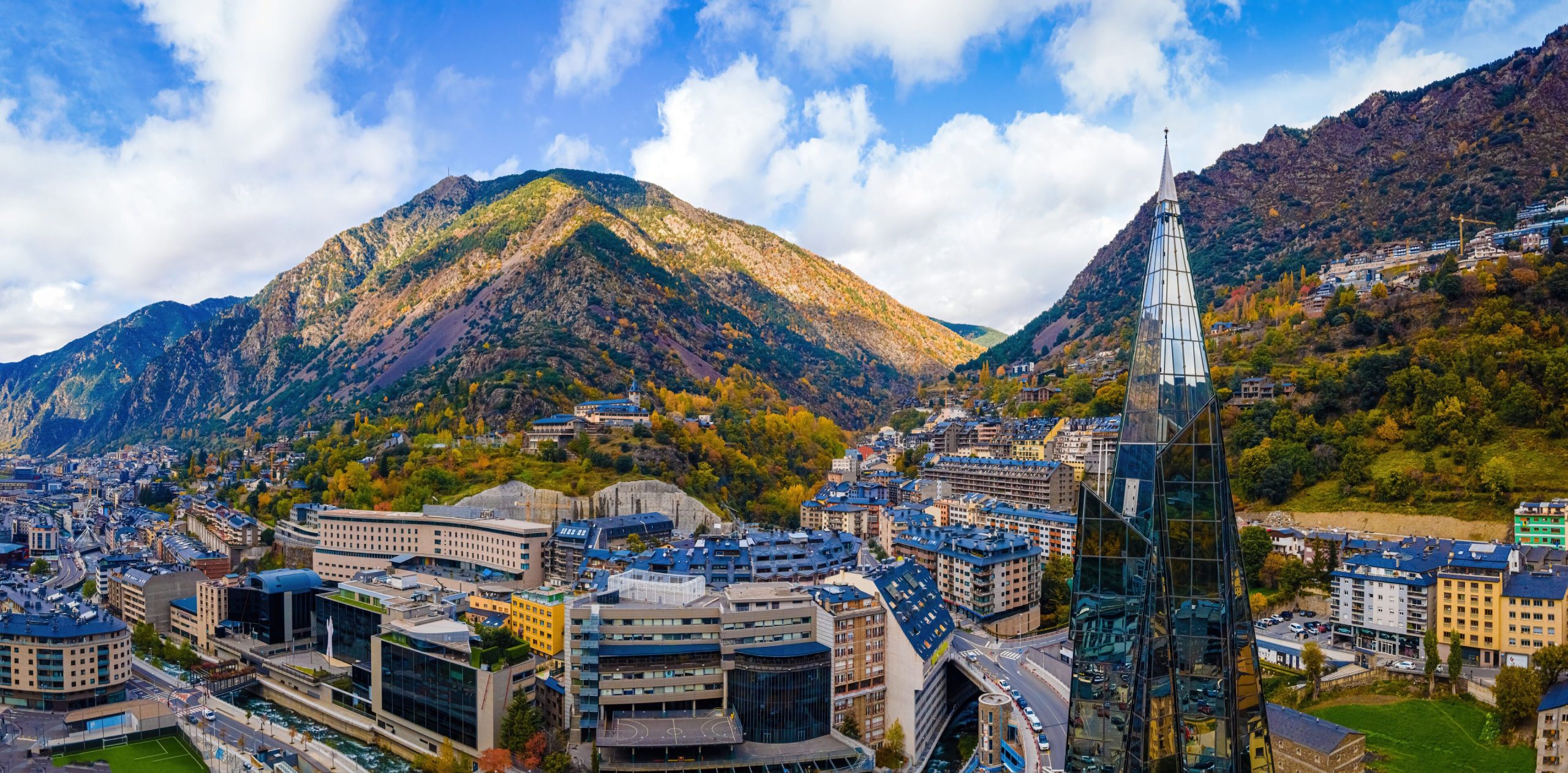 S’installer en Andorre : et si votre projet fiscal commençait par un projet de maison ?